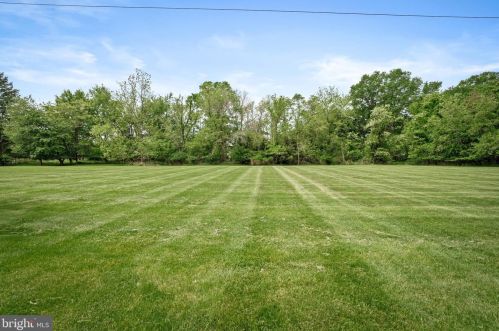 29 Winthrop Rd, Lawrence Township NJ  08648-1557 exterior