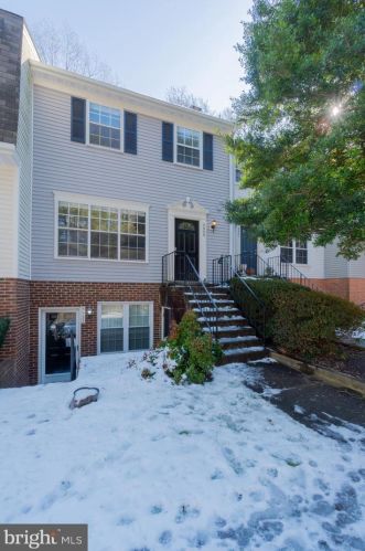 5939 First Landing Way, Springfield VA  22015-2605 exterior