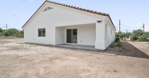 393 Quail Ct, Nogales, AZ 85648-3529