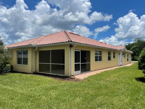 8263 Yasmina Way, Naples, FL 34114-2699