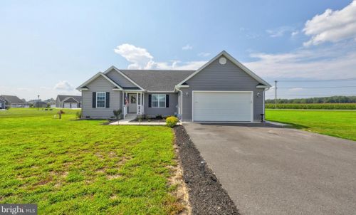 4 Highland Dr, Seaford DE  19973-4827 exterior