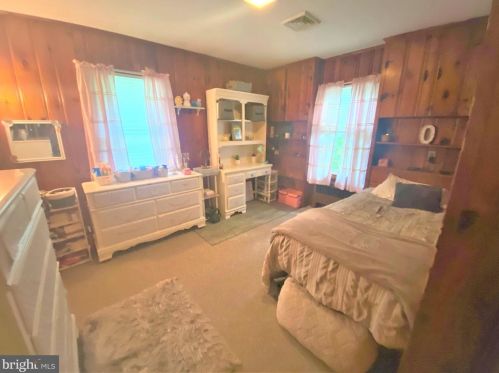 2122 Edgewood Ave, Easton PA  18045-2216 exterior