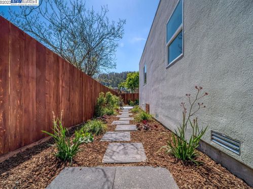 518 Stannage Ave, Berkeley CA  94706-1223 exterior