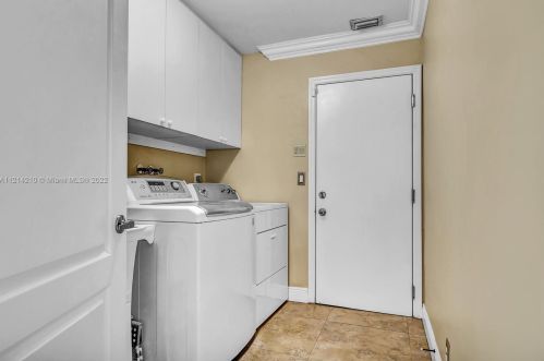 1122 195 Ave, Hollywood FL 33029-3272 exterior