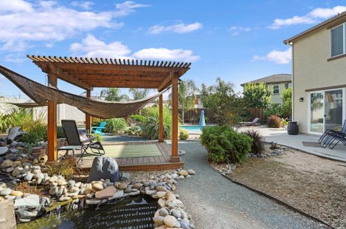 211 Emory Oak Pl, Lathrop CA  95330-8527 exterior