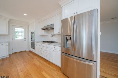 15 Buxton Rd, Chatham Township, NJ 07928-1225