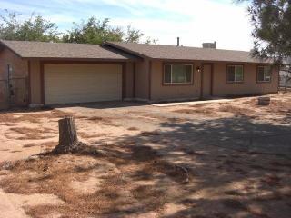 18402 Vine St, Hesperia, CA 92345-5535
