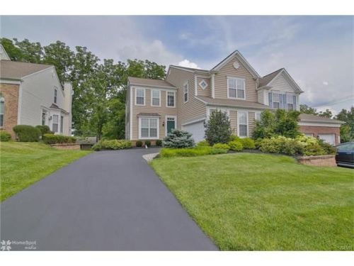 1811 Majestic Dr, Orefield, PA 18069-9115