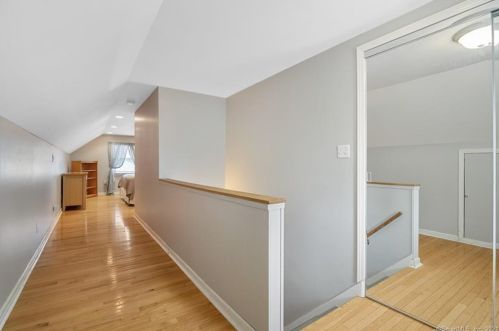 5 Lincoln St, North Haven CT  06473-1807 exterior