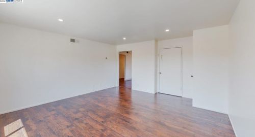 3321 64th Avenue Pl, Oakland CA  94605-2158 exterior