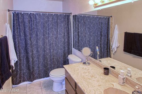 8410 Cypress Point Ln, Tucson AZ 85710-7108 exterior