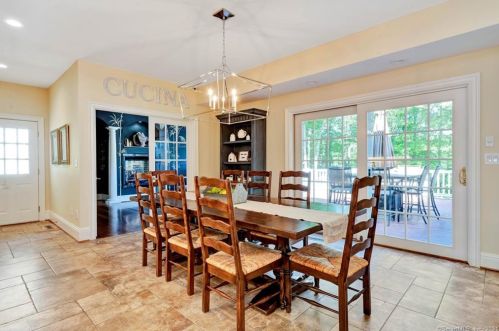 109 Peria Dr, Rocky Hill CT  06067-1741 exterior