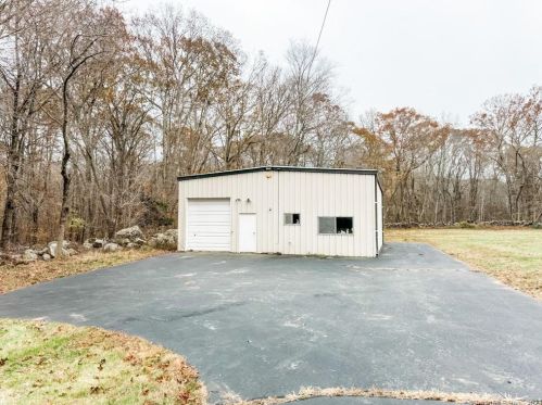 649 Colonel Ledyard Hwy, Gales Ferry, CT 06339-1569