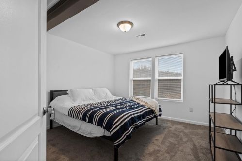 1350 Sandstone Dr, Mc Donald PA  15057-2592 exterior