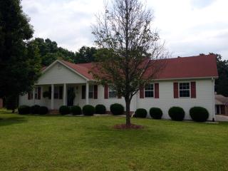 3202 April Ln, Cookeville, TN 38506-5684