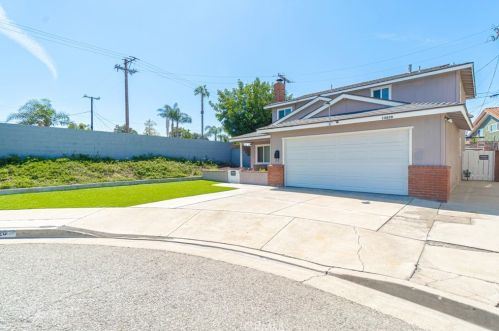 14820 Glenn Dr, Whittier, CA 90604-1130