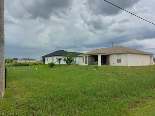 4201 19th St, Lehigh Acres, FL 33976-3235