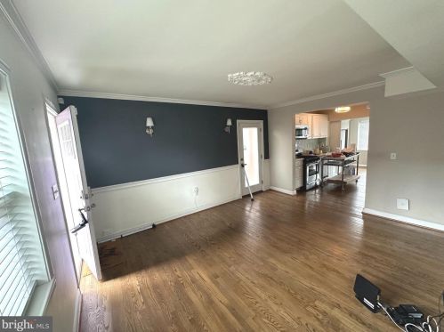 128 35th St, Washington, DC 20019-7421