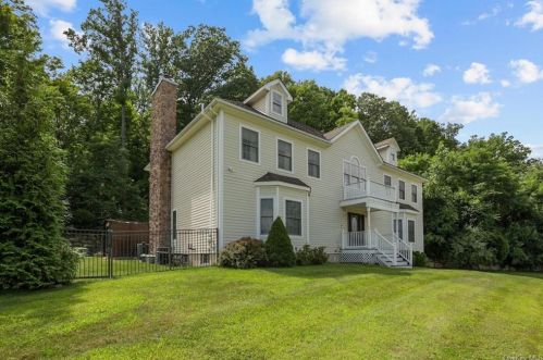 15 Juniper Ter, Tuxedo Park, NY 10987-4770
