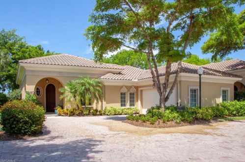4661 Via Roma, Bonita Springs, FL 34134-4958