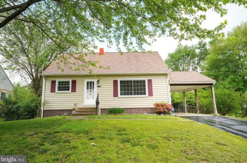 1305 Longview Dr, Woodbridge, VA 22191-2922