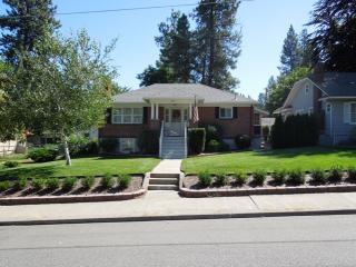 1607 Perry St, Spokane, WA 99203-3675