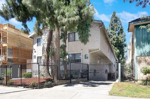 6847 Haskell Ave, Van Nuys CA 91406-5064 exterior