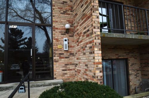 541 Davis Rd, Cincinnati, OH 45255-4961