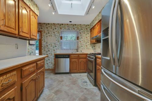 23 Nassau Ave, Babylon NY  11704-2814 exterior