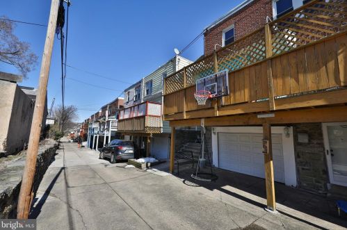 425 Gln Echo Rd, Philadelphia PA 19119-2915 exterior