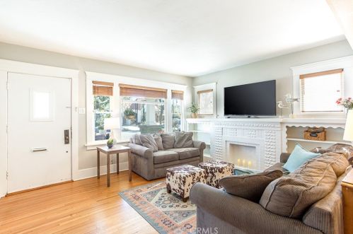 755 Junipero Ave, Long Beach CA  90804-4609 exterior