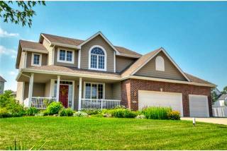 9208 Westfield Cir, Camp Dodge, IA 50131-2271