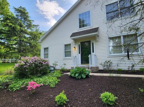 2833 Hope Ridge Dr, Easton, PA 18045-8145