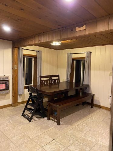 9 Hemlock St, Hillsboro NH  03244-5027 exterior