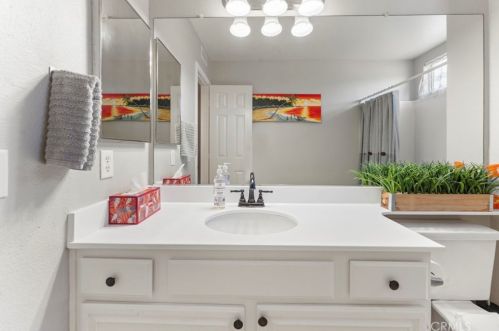 27480 Jon Christian Pl, Temecula CA  92591-6127 exterior