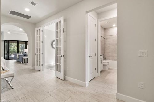 2754 Aviamar Cir, Naples FL 34114-0097 exterior