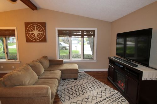 622 Bayhill Ave, Twin Lakes, WI 53181-9430