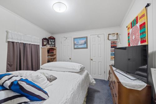 251 Fire Pond Rd, Hopkinton NH  03229-2923 exterior