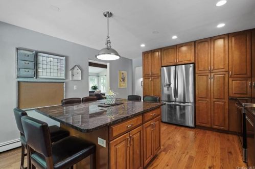 5 Highview Ter, Somers Town NY  10589-2800 exterior