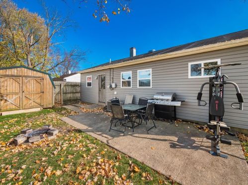 312 Madison Dr, West Jefferson OH  43162-1302 exterior