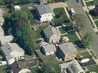 26 Crabtree Ln, Plainedge, NY 11756-1512
