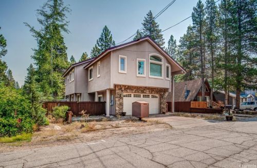1967 Cherokee St, South Lake Tahoe, CA 96150-5277