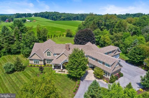 2061 Lenape Unionville Rd, Kennett Sq, PA 19348-1325