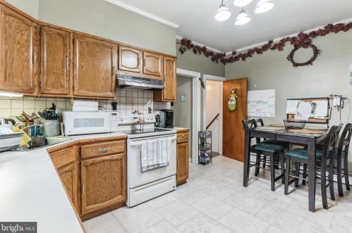 325 Brighton Ter, Holmes PA  19043-1010 exterior