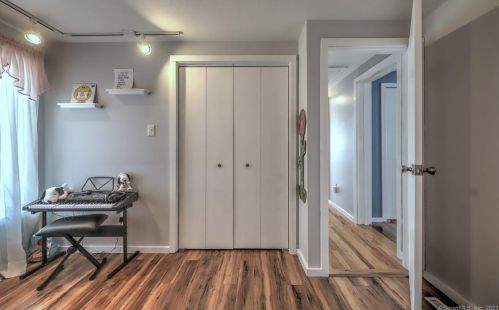 53 Alison Ave, Wallingford CT 06492-3302 exterior