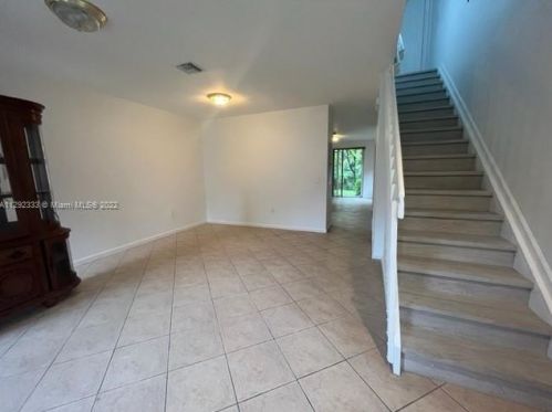 8206 29th St, Hollywood, FL 33025-7405