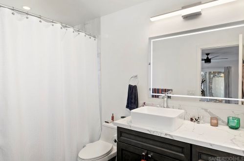 5702 Bakewell St, San Diego CA 92117-4044 exterior