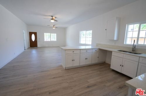119 Augusta St, Bakersfield CA  93307-1633 exterior