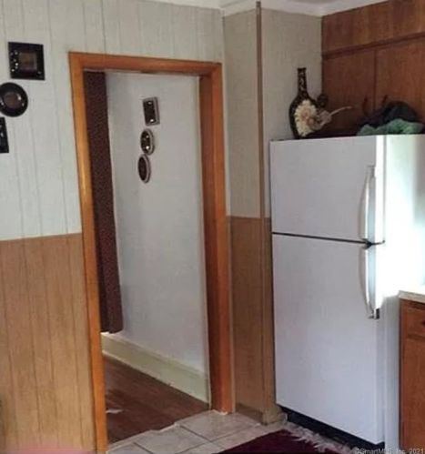 41 Courtland Ave, Waterbury, CT 06705-2411