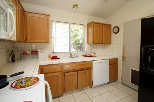 2473 Wapoma Ave, Fresno CA  93722-6855 exterior